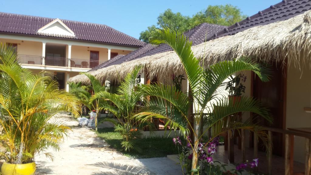 The Moonflower Bungalow Hotell Sihanoukville Eksteriør bilde